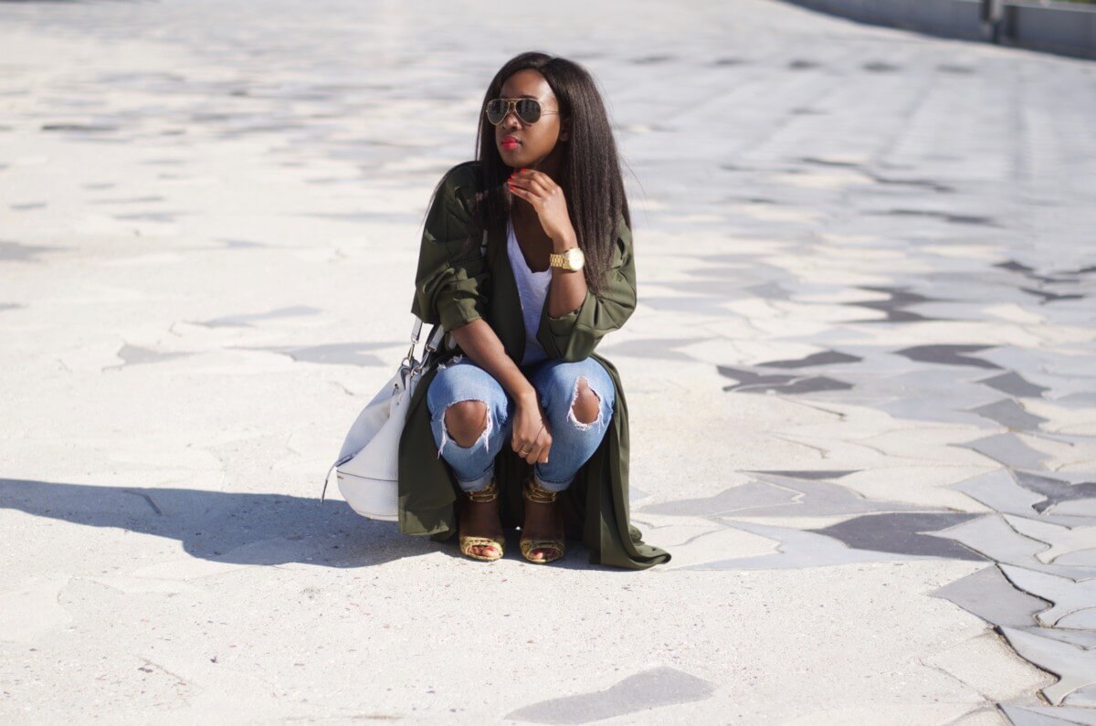 Eve Y Languages and Subtitles