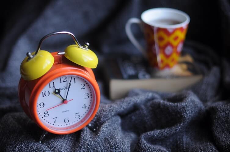 How to Manage Your Time 5 Tips for Investing Your Time Effectively - Set Alarm and Reminder